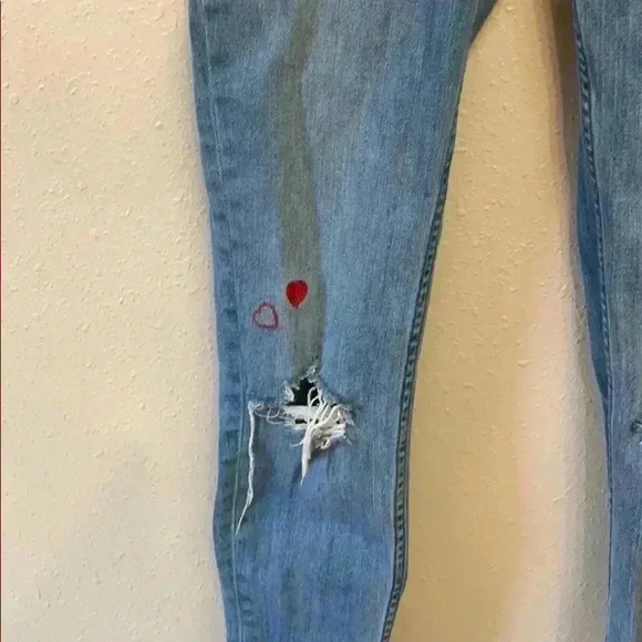 LEVI’S Women’s Distressed Embellished Jeans - Picture 3 of 8